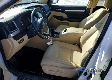 2018 Toyota Highlander Hybrid z USA, uszkodzony, nr VIN 5TDJGRFH6JS051180